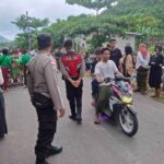 Demi Kelancaran Adat, Personel Polsek Sekotong Atur Arus Nyongkolan