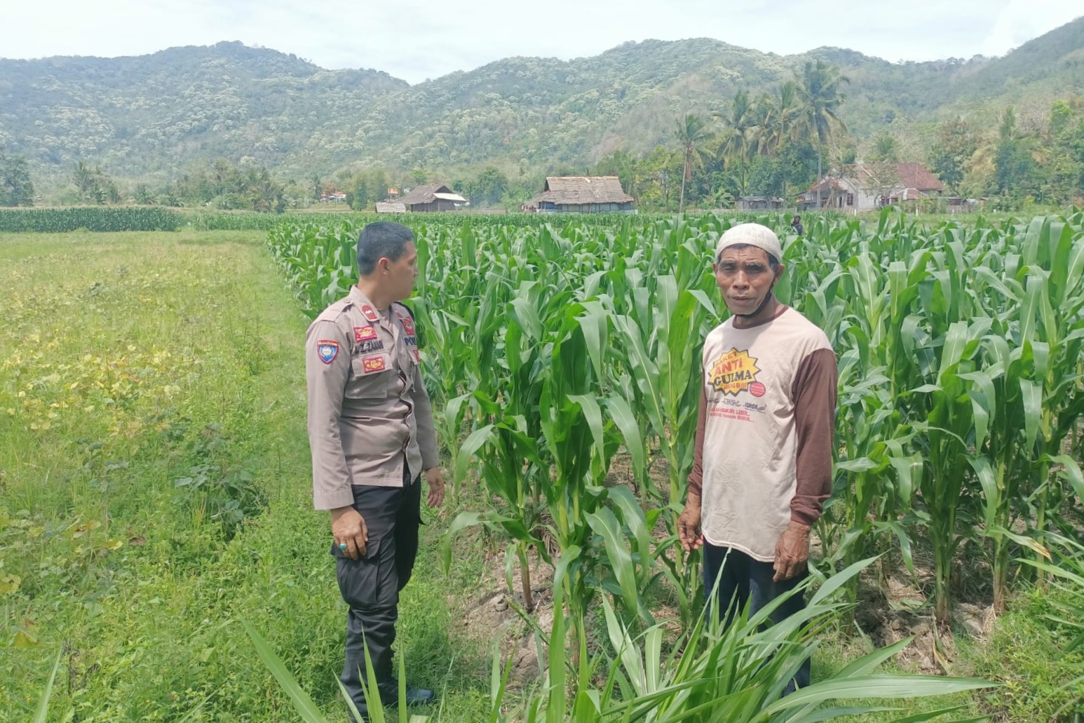 Sosialisasi Ketahanan Pangan di Dusun Pelabu: Polri Ajak Warga Manfaatkan Lahan Produktif