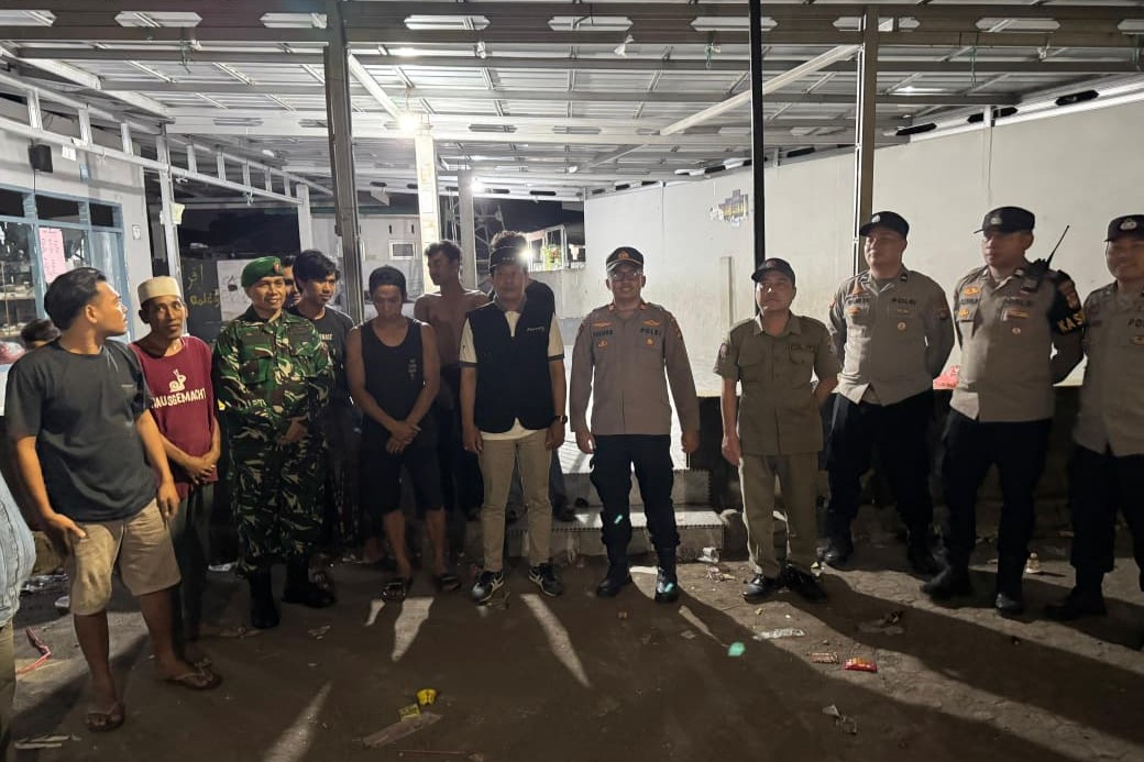 Patroli Gabungan Polsek Kediri, TNI, dan Forkopincam Jaga Kamtibmas Lombok Barat