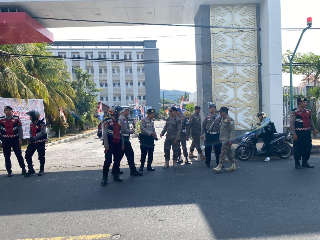 TNI-Polri Bersama Pemda Kawal Stabilitas di Lombok Barat