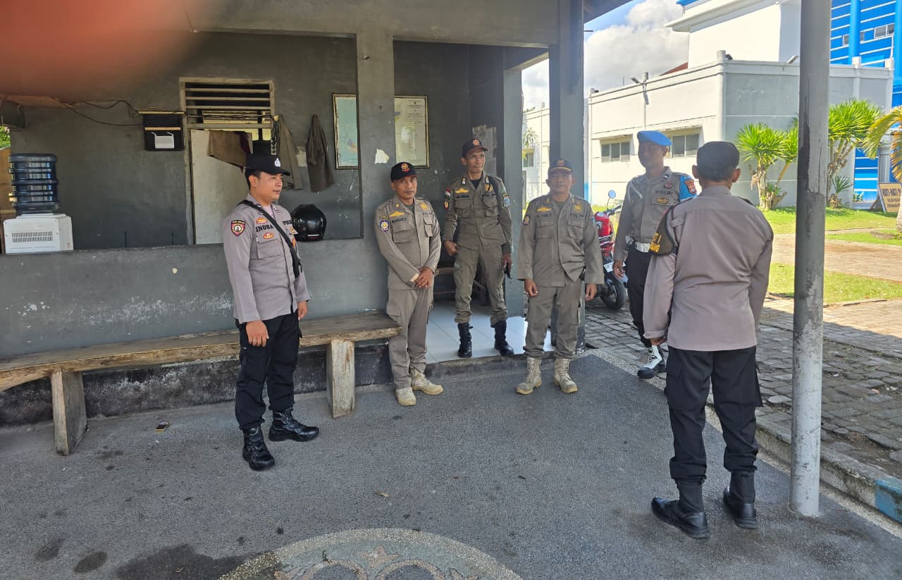 Patroli Humanis Polsek Gerung Jaga Stabilitas Keamanan di Wilayah Pemerintahan