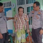Polri Hadir untuk Masyarakat: Bantuan Tongkat Disalurkan di Desa Lembar Selatan, Lombok Barat
