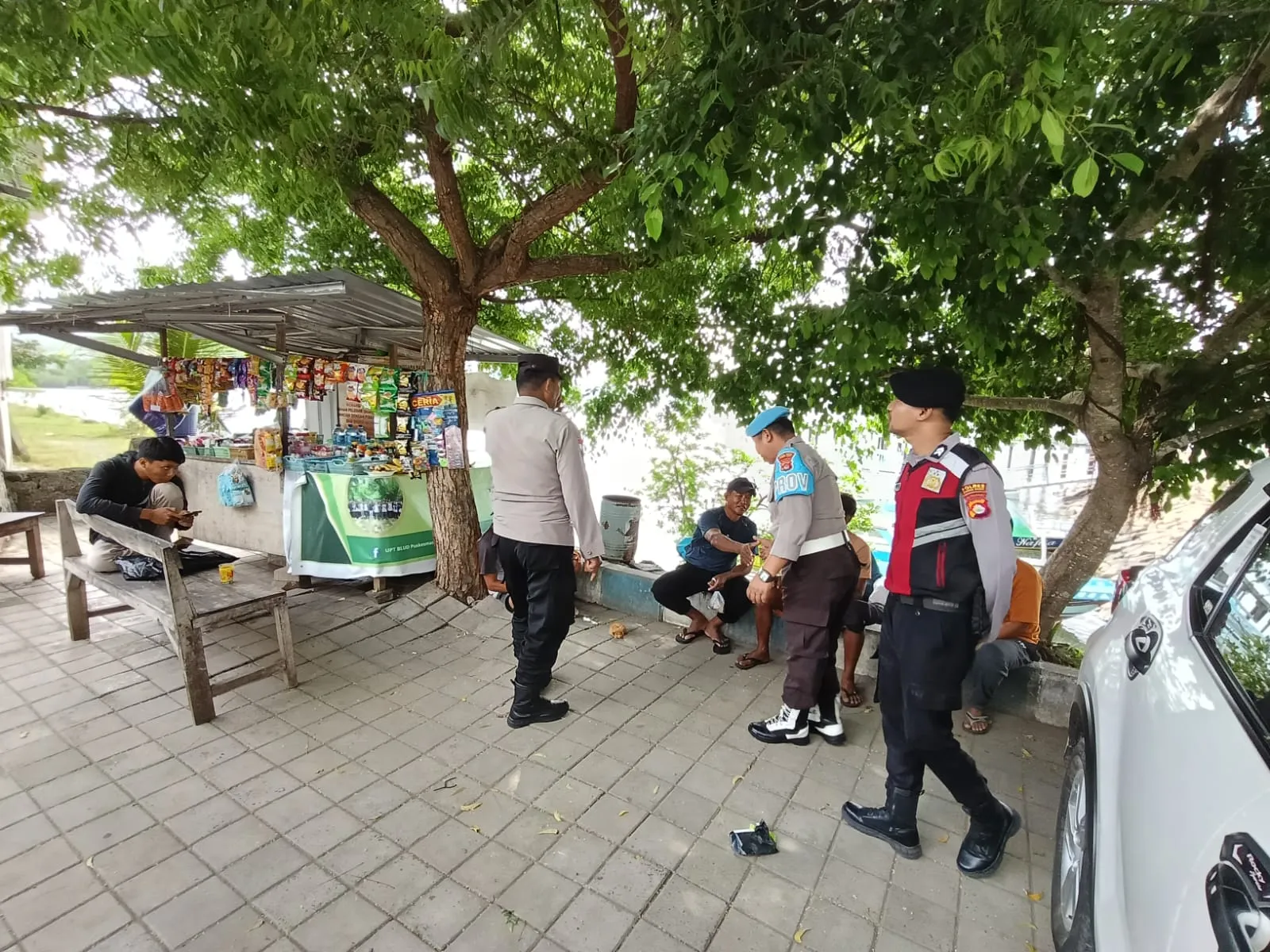 Warga Apresiasi Patroli Rutin Polsek Batulayar, Senggigi Makin Aman