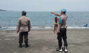 Antisipasi 3C, Polsek Lembar Gencarkan Patroli Wisata Pantai Cemare