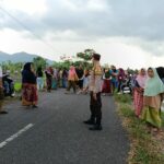 Nyongkolan Suku Sasak di Kuripan: Polisi Urai Kepadatan Lalin