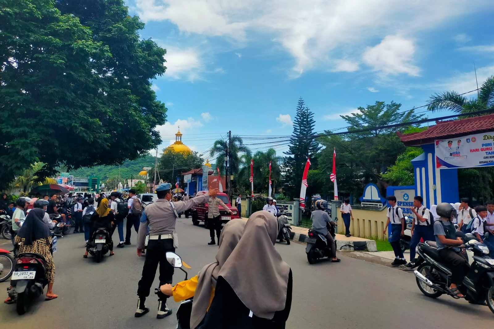 Komitmen Polri: Polsek Gerung Hadir di Titik Padat Lalu Lintas